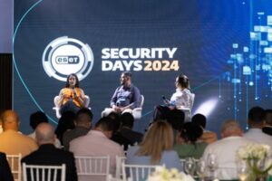 Gisele Truzzi palestrando no evento ESET 2024