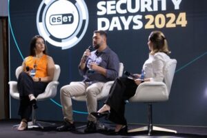 Kleber Caetano da GERT Soluções palestrando no evento ESET